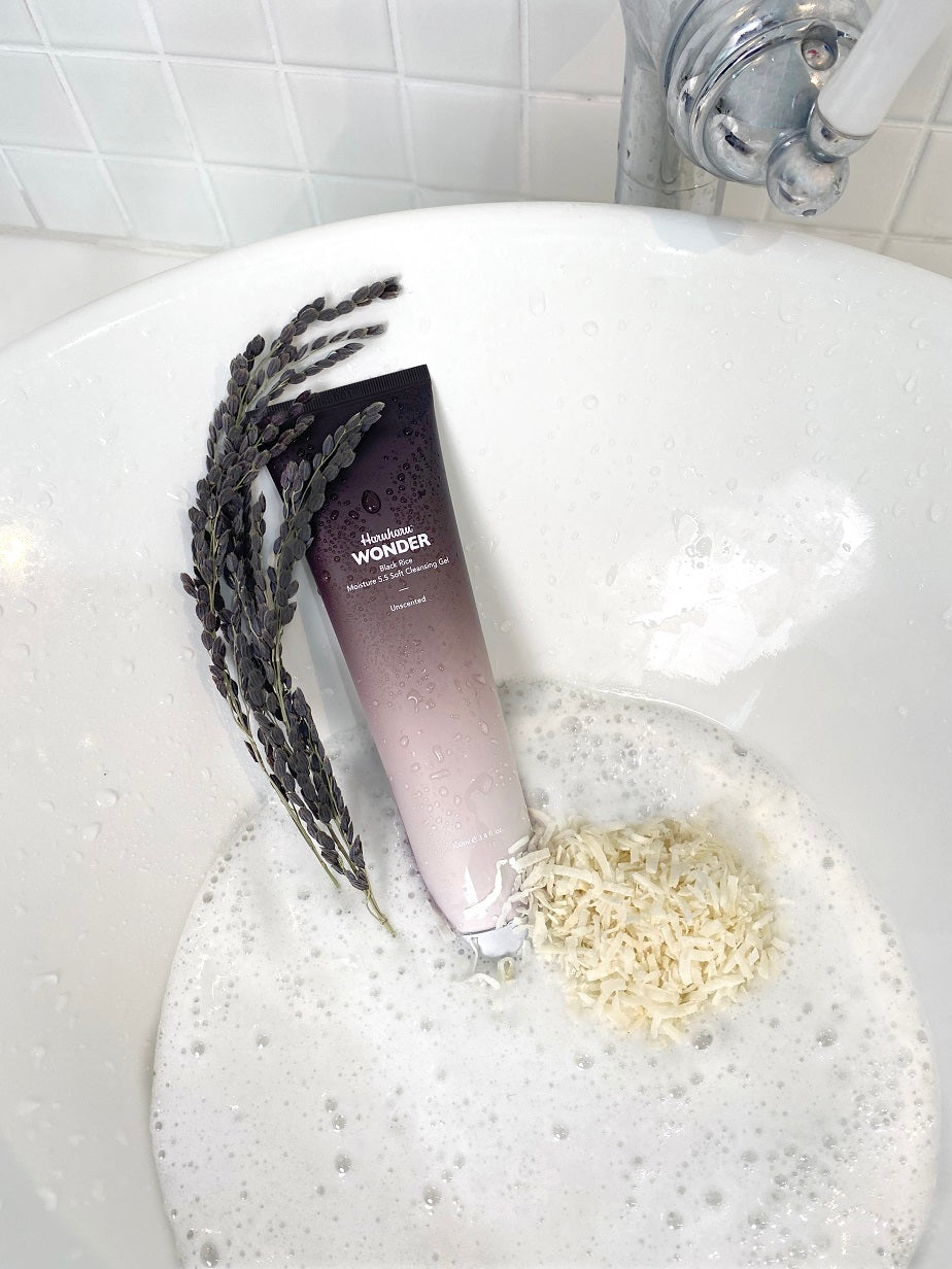 Haruharu Black Rice Moisture 5.5 Soft Cleansing Gel Facial Cleansers Haruharu Wonder   